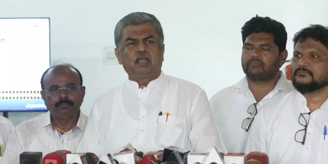 ಮತದಾರರ ಹೆಸರು ಡಿಲೀಟ್ ಮಾಡಲು ಬಿಜೆಪಿ ಶಾಸಕ ಅಭಯ್ ಪಾಟೀಲ್ ಪತ್ರ : ಬಿ.ಕೆ.ಹರಿಪ್ರಸಾದ್ ಆರೋಪ ಮತದಾರರ ಹೆಸರು ಡಿಲೀಟ್ ಮಾಡಲು ಬಿಜೆಪಿ ಶಾಸಕ ಅಭಯ್ ಪಾಟೀಲ್ ಪತ್ರ : ಬಿ.ಕೆ.ಹರಿಪ್ರಸಾದ್ ಆರೋಪ