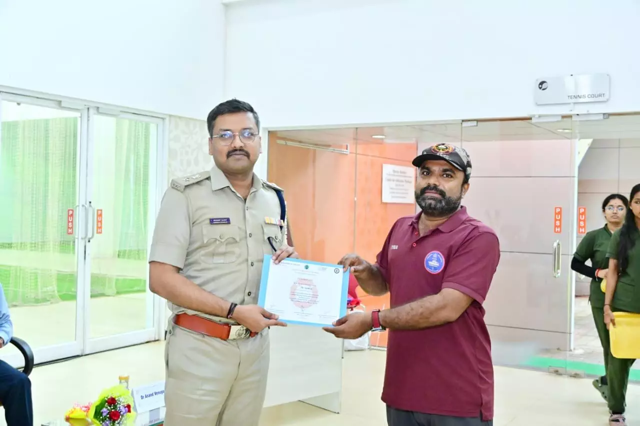 ಕರಾವಳಿ ಕಾವಲು ಪಡೆ ಅಧಿಕಾರಿ, ಸಿಬ್ಬಂದಿಗೆ ಜಲರಕ್ಷಣೆ ತರಬೇತಿ ಕರಾವಳಿ ಕಾವಲು ಪಡೆ ಅಧಿಕಾರಿ, ಸಿಬ್ಬಂದಿಗೆ ಜಲರಕ್ಷಣೆ ತರಬೇತಿ