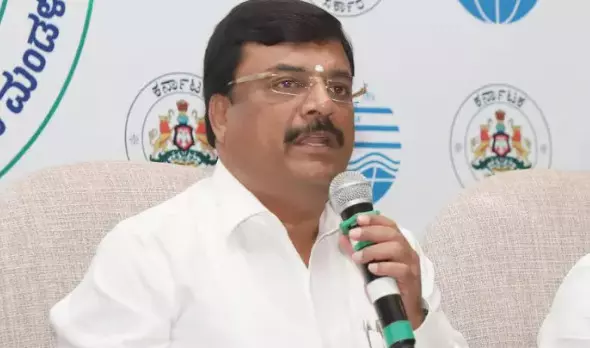 ರೈತ ಉತ್ಪನ್ನಗಳ ಮಾರಾಟದಲ್ಲಿ ಮಧ್ಯವರ್ತಿಗಳ ಹಾವಳಿ ತಪ್ಪಿಸಲು ʼರೈತ ಸಿರಿ ಮಾರ್ಟ್ʼ ಆರಂಭ : ಸಚಿವ ನರೇಂದ್ರಸ್ವಾಮಿ ರೈತ ಉತ್ಪನ್ನಗಳ ಮಾರಾಟದಲ್ಲಿ ಮಧ್ಯವರ್ತಿಗಳ ಹಾವಳಿ ತಪ್ಪಿಸಲು ʼರೈತ ಸಿರಿ ಮಾರ್ಟ್ʼ ಆರಂಭ : ಸಚಿವ ನರೇಂದ್ರಸ್ವಾಮಿ