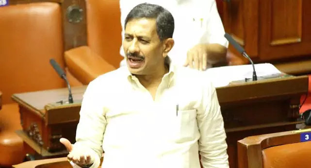 ಬಿಜೆಪಿ ಸಂಸದರು ಕೇಂದ್ರದಿಂದ ಬರಬೇಕಾದ ಅನುದಾನ ವಿಚಾರ ಯಾಕೆ ಮಾತನಾಡುತ್ತಿಲ್ಲ: ಎಚ್.ಸಿ.ಬಾಲಕೃಷ್ಣ ಬಿಜೆಪಿ ಸಂಸದರು ಕೇಂದ್ರದಿಂದ ಬರಬೇಕಾದ ಅನುದಾನ ವಿಚಾರ ಯಾಕೆ ಮಾತನಾಡುತ್ತಿಲ್ಲ: ಎಚ್.ಸಿ.ಬಾಲಕೃಷ್ಣ