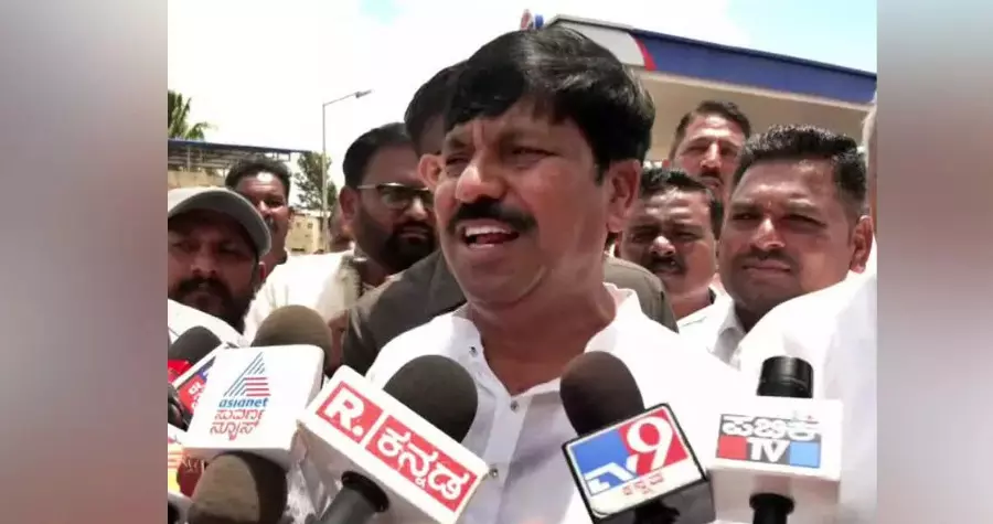 ನೇಕಾರರ ಸಮಸ್ಯೆಗಳ ಪರಿಹಾರಕ್ಕೆ ಸರಕಾರ ಬದ್ಧ; ಬೇಡಿಕೆಗಳ ಕುರಿತು ಸಿಎಂ ಜೊತೆ ಚರ್ಚೆ: ಸಚಿವ ರುದ್ರಪ್ಪ ಲಮಾಣಿ ನೇಕಾರರ ಸಮಸ್ಯೆಗಳ ಪರಿಹಾರಕ್ಕೆ ಸರಕಾರ ಬದ್ಧ; ಬೇಡಿಕೆಗಳ ಕುರಿತು ಸಿಎಂ ಜೊತೆ ಚರ್ಚೆ: ಸಚಿವ ರುದ್ರಪ್ಪ ಲಮಾಣಿ