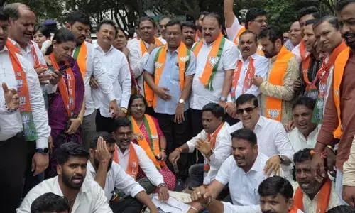 Dharwad | ರಾಜ್ಯ ಸರಕಾರದ ಆರ್ಥಿಕ ನೀತಿಗಳ ವಿರುದ್ಧ ಬಿಜೆಪಿ ಪ್ರತಿಭಟನೆ