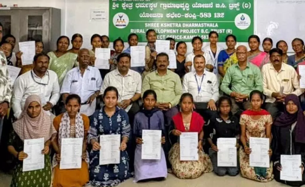 ಬಳ್ಳಾರಿ | ವೃತ್ತಿಪರ ಶಿಕ್ಷಣಕ್ಕೆ ಧರ್ಮಸ್ಥಳ ಗ್ರಾಮಾಭಿವೃದ್ಧಿ ಯೋಜನೆ ಬಲ; ಕಂಪ್ಲಿಯ 44 ವಿದ್ಯಾರ್ಥಿಗಳಿಗೆ ಒಲಿದ ‘ಸುಜ್ಞಾನ ನಿಧಿ’ ಶಿಷ್ಯವೇತನ ಬಳ್ಳಾರಿ | ವೃತ್ತಿಪರ ಶಿಕ್ಷಣಕ್ಕೆ ಧರ್ಮಸ್ಥಳ ಗ್ರಾಮಾಭಿವೃದ್ಧಿ ಯೋಜನೆ ಬಲ; ಕಂಪ್ಲಿಯ 44 ವಿದ್ಯಾರ್ಥಿಗಳಿಗೆ ಒಲಿದ ‘ಸುಜ್ಞಾನ ನಿಧಿ’ ಶಿಷ್ಯವೇತನ
