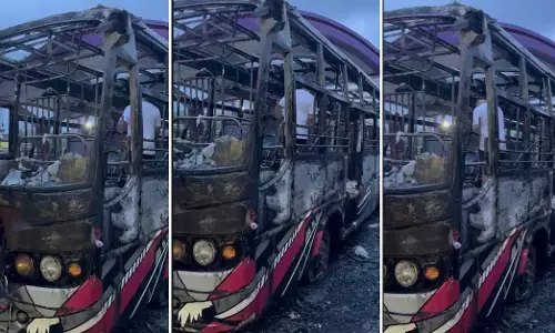 Udupi : ಮಣಿಪುರದಲ್ಲಿ ಪೆಟ್ರೋಲ್ ಪಂಪ್ ಬಳಿ ನಿಲ್ಲಿಸಿದ್ದ ಬಸ್‌ಗೆ ಬೆಂಕಿ: ಲಕ್ಷಾಂತರ ರೂ. ನಷ್ಟ