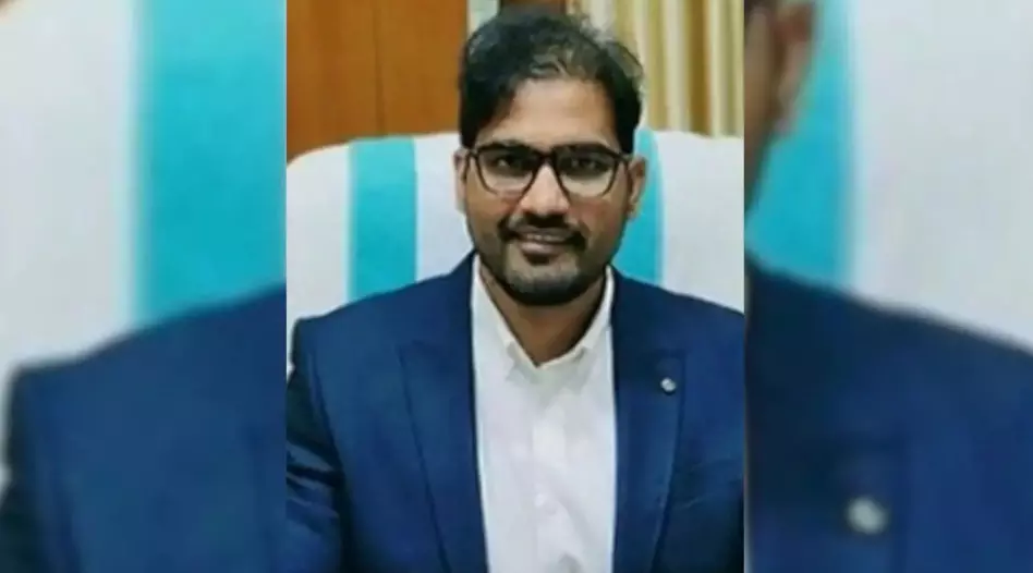 ಕೆಪಿಎಸ್ಸಿ ಹುದ್ದೆಗಳ ನೇಮಕಾತಿ ಅಕ್ರಮ: ಜ್ಞಾನೇಂದ್ರ ಕುಮಾರ್ ಮತ್ತೆ ಎಂಟು ದಿನ ಈ.ಡಿ. ವಶಕ್ಕೆ ಕೆಪಿಎಸ್ಸಿ ಹುದ್ದೆಗಳ ನೇಮಕಾತಿ ಅಕ್ರಮ: ಜ್ಞಾನೇಂದ್ರ ಕುಮಾರ್ ಮತ್ತೆ ಎಂಟು ದಿನ ಈ.ಡಿ. ವಶಕ್ಕೆ