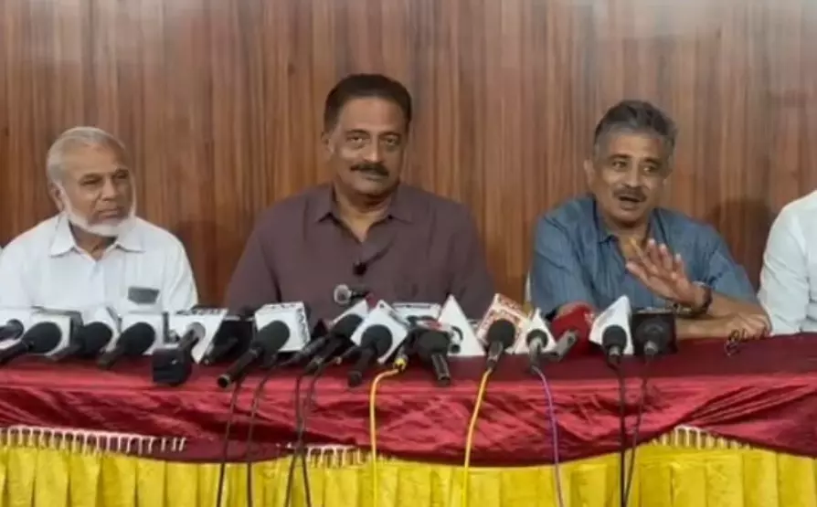 ಆಪರೇಷನ್ ಕಮಲ ಫಾರ್ಮ್-7 ಮೂಲಕ ಮತ ಕಳವು : ಪ್ರಕಾಶ್ ರಾಜ್ ಆರೋಪ ಆಪರೇಷನ್ ಕಮಲ ಫಾರ್ಮ್-7 ಮೂಲಕ ಮತ ಕಳವು : ಪ್ರಕಾಶ್ ರಾಜ್ ಆರೋಪ