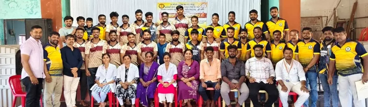 ಭಟ್ಕಳ: ಮುಟ್ಟಳ್ಳಿಯಲ್ಲಿ ರಕ್ತದಾನ ಶಿಬಿರ ಭಟ್ಕಳ: ಮುಟ್ಟಳ್ಳಿಯಲ್ಲಿ ರಕ್ತದಾನ ಶಿಬಿರ