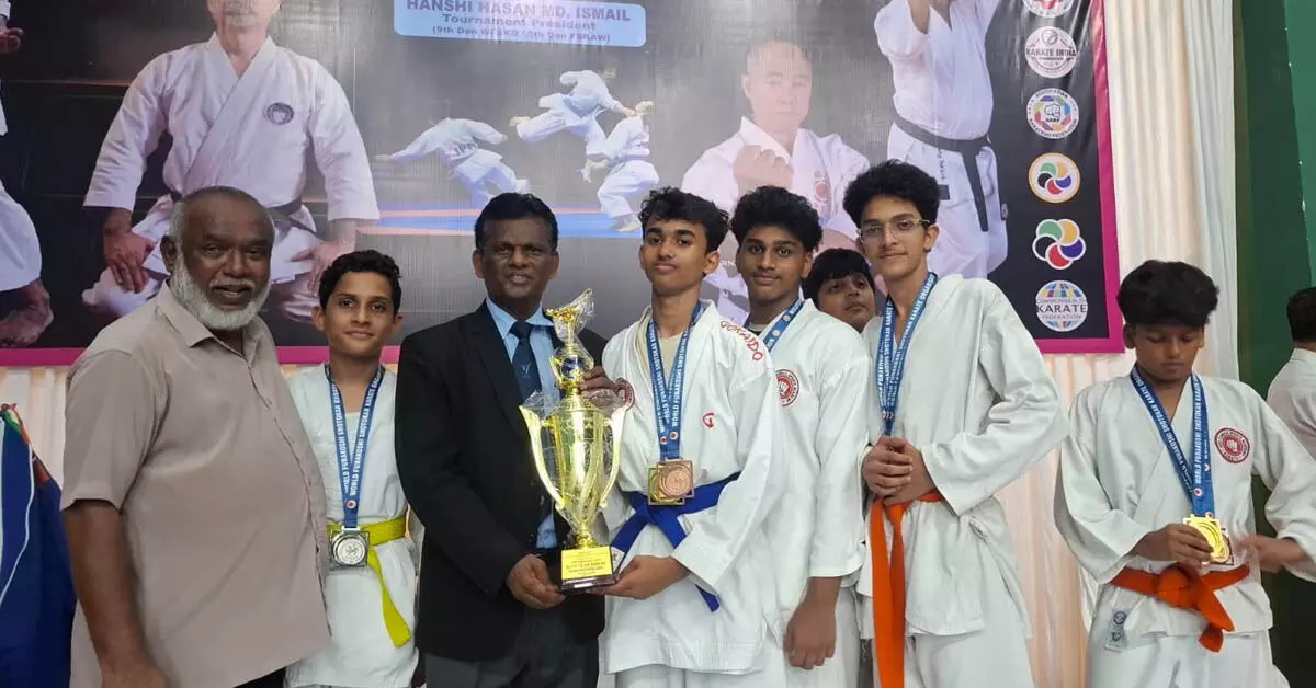 37ನೇ ಅಂತರರಾಷ್ಟ್ರೀಯ ಕರಾಟೆ ಸ್ಪರ್ಧೆ: ಮಂಗಳೂರಿನ ರೆಡ್ ಕ್ಯಾಮೆಲ್ಸ್ ಶಾಲಾ ತಂಡಕ್ಕೆ ಉತ್ತಮ ತಂಡ ಪ್ರಶಸ್ತಿ 37ನೇ ಅಂತರರಾಷ್ಟ್ರೀಯ ಕರಾಟೆ ಸ್ಪರ್ಧೆ: ಮಂಗಳೂರಿನ ರೆಡ್ ಕ್ಯಾಮೆಲ್ಸ್ ಶಾಲಾ ತಂಡಕ್ಕೆ ಉತ್ತಮ ತಂಡ ಪ್ರಶಸ್ತಿ