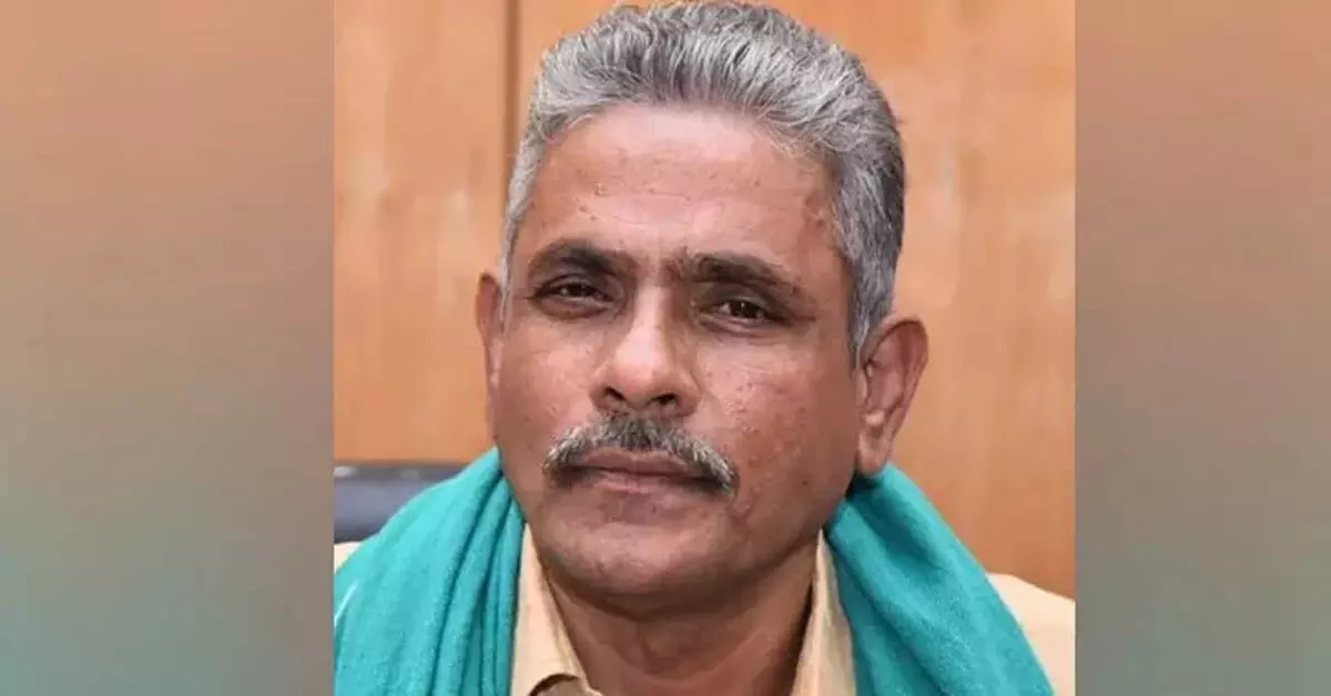 ಮಹದಾಯಿ ಹೋರಾಟದ ವೇಳೆ ರೈಲು ತಡೆ ಪ್ರಕರಣ: ಕೋಡಿಹಳ್ಳಿ ಚಂದ್ರಶೇಖರ್ ಬಂಧನ ಮಹದಾಯಿ ಹೋರಾಟದ ವೇಳೆ ರೈಲು ತಡೆ ಪ್ರಕರಣ: ಕೋಡಿಹಳ್ಳಿ ಚಂದ್ರಶೇಖರ್ ಬಂಧನ