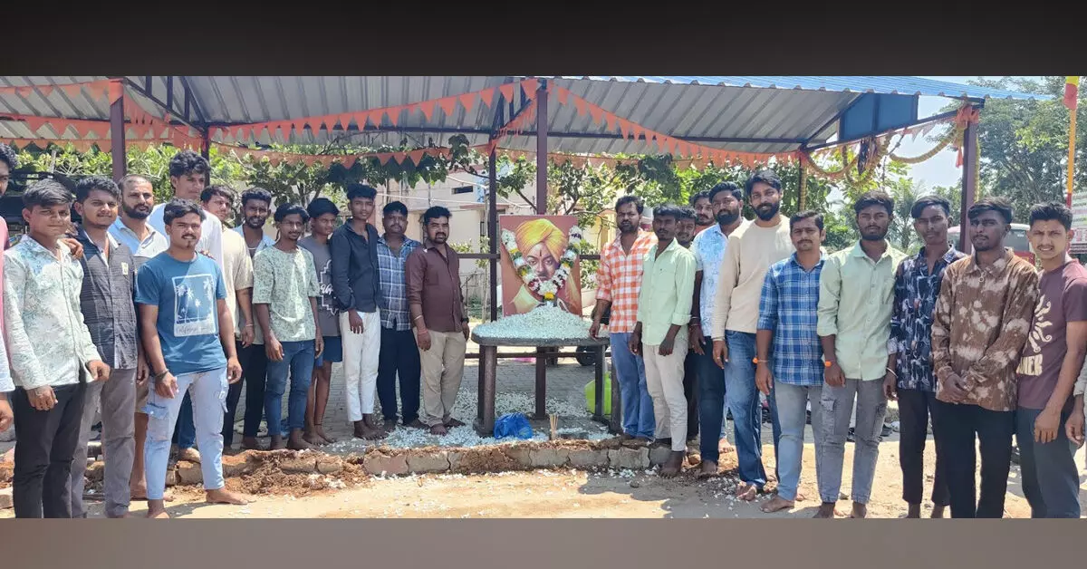 Ballari | ಕಂಪ್ಲಿಯಲ್ಲಿ ಭಗತ್ ಸಿಂಗ್ ಜನ್ಮದಿನಾಚರಣೆ Ballari | ಕಂಪ್ಲಿಯಲ್ಲಿ ಭಗತ್ ಸಿಂಗ್ ಜನ್ಮದಿನಾಚರಣೆ