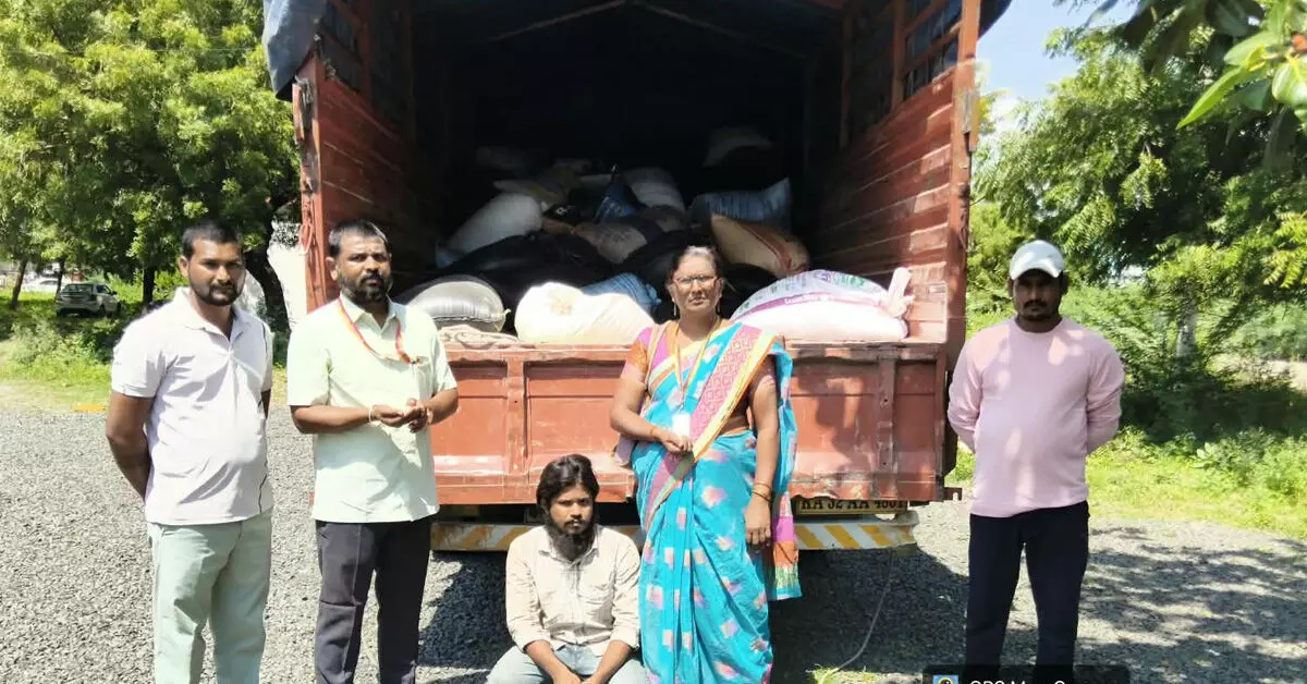 Kalaburagi | ಅಕ್ರಮವಾಗಿ ಪಡಿತರ ಅಕ್ಕಿ ಸಾಗಣೆ: ಇಬ್ಬರ ವಿರುದ್ಧ ಪ್ರಕರಣ ದಾಖಲು Kalaburagi | ಅಕ್ರಮವಾಗಿ ಪಡಿತರ ಅಕ್ಕಿ ಸಾಗಣೆ: ಇಬ್ಬರ ವಿರುದ್ಧ ಪ್ರಕರಣ ದಾಖಲು