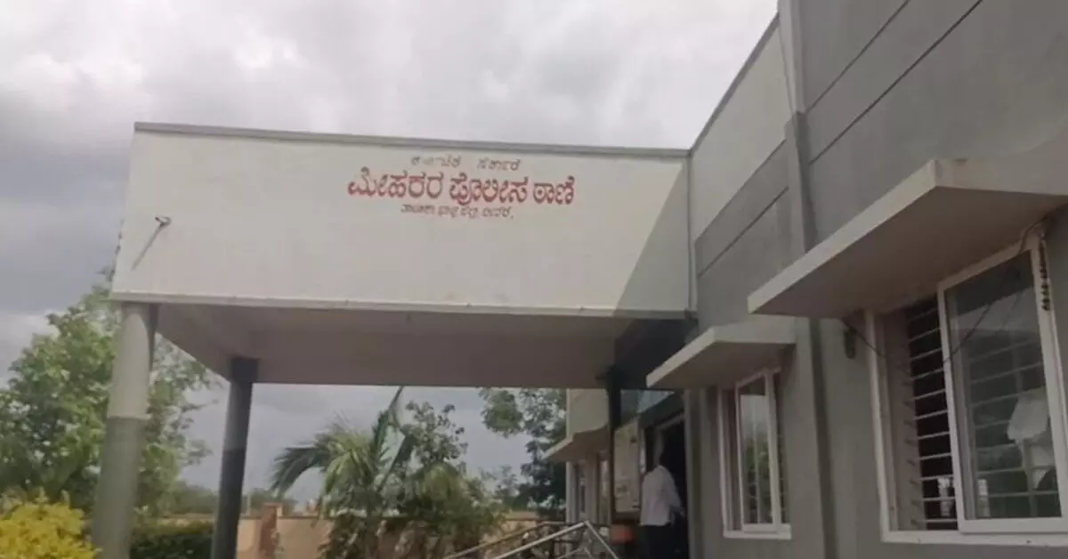 ಹುಲಸೂರು | ಗಡಿ ಗ್ರಾಮಗಳಲ್ಲಿ ಕಳ್ಳತನ ಹೆಚ್ಚಳ: ಎಚ್ಚರಿಕೆ ವಹಿಸಲು ಪೊಲೀಸರ ಸೂಚನೆ ಹುಲಸೂರು | ಗಡಿ ಗ್ರಾಮಗಳಲ್ಲಿ ಕಳ್ಳತನ ಹೆಚ್ಚಳ: ಎಚ್ಚರಿಕೆ ವಹಿಸಲು ಪೊಲೀಸರ ಸೂಚನೆ