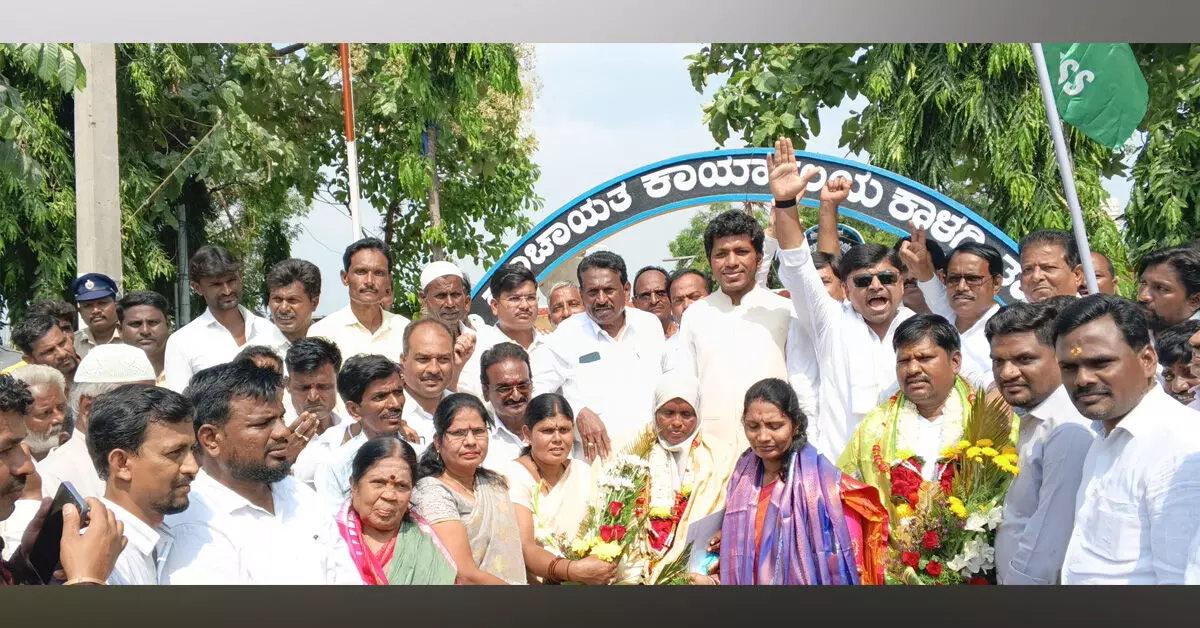 ಕಾಳಗಿ ಪಪಂ ಕಾಂಗ್ರೆಸ್ ತೆಕ್ಕೆಗೆ : ಅಧ್ಯಕ್ಷರಾಗಿ ಸಾಲಿಯಾಬೇಗಂ, ಉಪಾಧ್ಯಕ್ಷರಾಗಿ ಶರಣಪ್ಪ ಆಯ್ಕೆ ಕಾಳಗಿ ಪಪಂ ಕಾಂಗ್ರೆಸ್ ತೆಕ್ಕೆಗೆ : ಅಧ್ಯಕ್ಷರಾಗಿ ಸಾಲಿಯಾಬೇಗಂ, ಉಪಾಧ್ಯಕ್ಷರಾಗಿ ಶರಣಪ್ಪ ಆಯ್ಕೆ