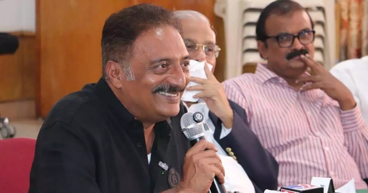 ಎಸ್ಐಆರ್ ಮೂಲಕ ಭಾರತವನ್ನು ಎರಡಾಗಿ ವಿಂಗಡಿಸುವ ಪ್ರಯತ್ನ: ಪ್ರಕಾಶ್ ರಾಜ್ ಎಸ್ಐಆರ್ ಮೂಲಕ ಭಾರತವನ್ನು ಎರಡಾಗಿ ವಿಂಗಡಿಸುವ ಪ್ರಯತ್ನ: ಪ್ರಕಾಶ್ ರಾಜ್
