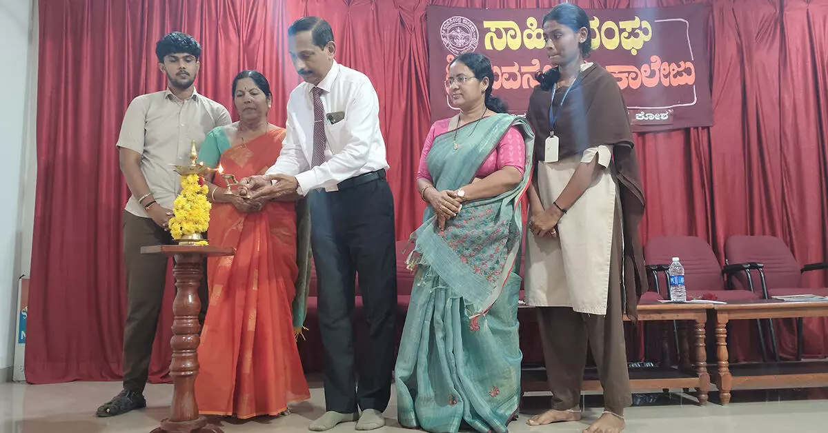 ಸಾಹಿತ್ಯದ ಓದು ಸದಾ ಜೀವಂತಿಕೆಯನ್ನು ನೀಡುತ್ತದೆ: ಮಿತ್ರಪ್ರಭಾ ಹೆಗ್ಡೆ ಸಾಹಿತ್ಯದ ಓದು ಸದಾ ಜೀವಂತಿಕೆಯನ್ನು ನೀಡುತ್ತದೆ: ಮಿತ್ರಪ್ರಭಾ ಹೆಗ್ಡೆ