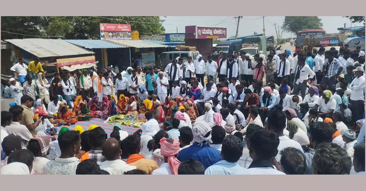 Yadagiri | ದಲಿತರ ಹಲ್ಲೆ ಖಂಡಿಸಿ ವಡಗೇರಾ ಬಂದ್: ಮಾದಿಗ ದಂಡೋರದಿಂದ ಪ್ರತಿಭಟನೆ Yadagiri | ದಲಿತರ ಹಲ್ಲೆ ಖಂಡಿಸಿ ವಡಗೇರಾ ಬಂದ್: ಮಾದಿಗ ದಂಡೋರದಿಂದ ಪ್ರತಿಭಟನೆ