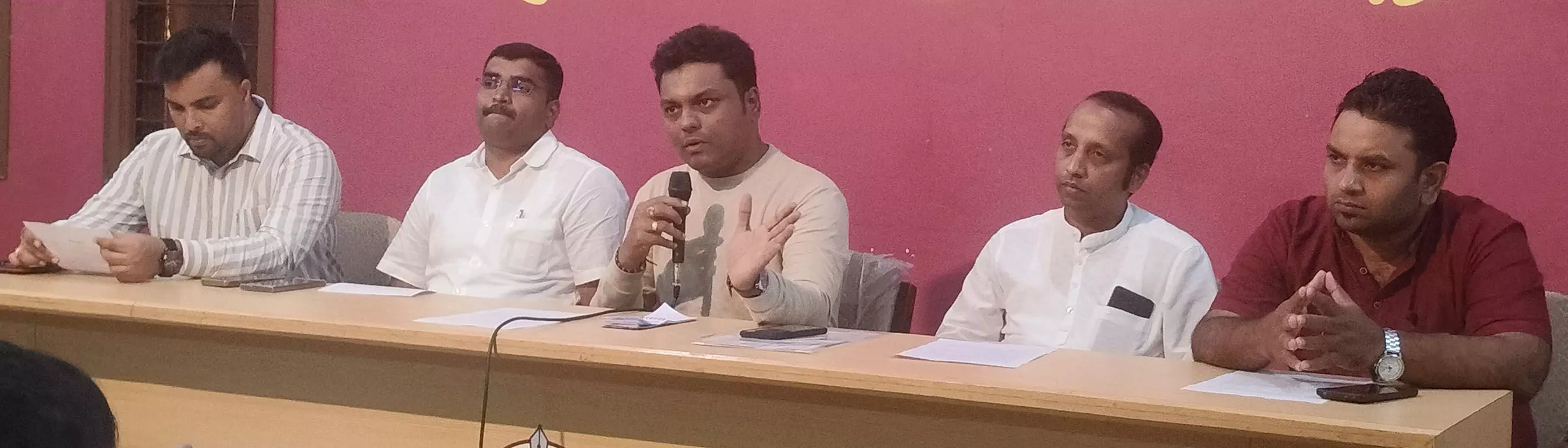 ಉಡುಪಿ: ‘ನಡಿಗೆ’ ಅಭಿಯಾನ; ಬಡಮಕ್ಕಳಿಗಾಗಿ ಪಾದರಕ್ಷೆ ಸಂಗ್ರಹ ಉಡುಪಿ: ‘ನಡಿಗೆ’ ಅಭಿಯಾನ; ಬಡಮಕ್ಕಳಿಗಾಗಿ ಪಾದರಕ್ಷೆ ಸಂಗ್ರಹ