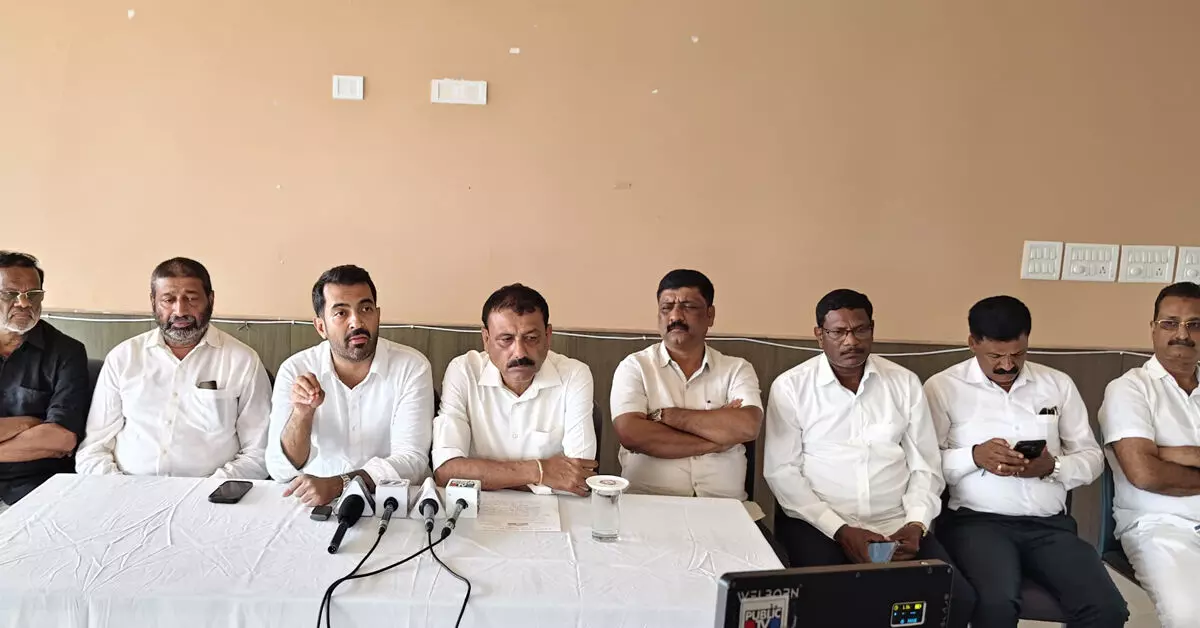 ಬ್ಯಾಡಗೊಟ್ಟ ಫಾರಂ–7 ಅಕ್ರಮದ ವಿರುದ್ಧ ಚುನಾವಣಾಧಿಕಾರಿಗೆ ದೂರು : ಶಾಸಕ ಮಂತರ್ ಗೌಡ ಬ್ಯಾಡಗೊಟ್ಟ ಫಾರಂ–7 ಅಕ್ರಮದ ವಿರುದ್ಧ ಚುನಾವಣಾಧಿಕಾರಿಗೆ ದೂರು : ಶಾಸಕ ಮಂತರ್ ಗೌಡ