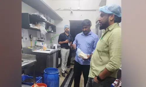 ಕಾಸರಗೋಡಿನಲ್ಲಿ ‘ಆಪರೇಷನ್ ತಿಳಿಮಾ’: 188 ಲೀಟರ್ ಬಳಸಿದ ಅಡುಗೆ ಎಣ್ಣೆ ವಶ, 21 ಹೋಟೆಲ್‌ಗಳಿಗೆ ನೋಟಿಸ್