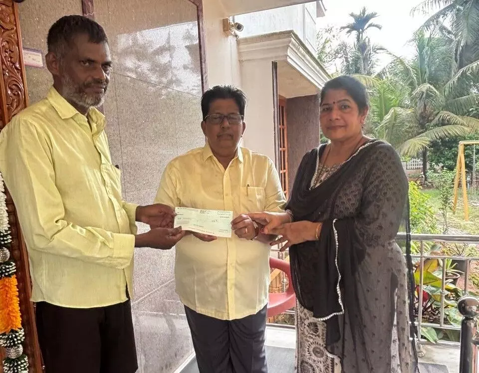 ಅನಾರೋಗ್ಯ ಪೀಡಿತರಿಗೆ, ಹಿರಿಯ ಕಲಾವಿದರಿಗೆ, ರುದ್ರಭೂಮಿ ನೌಕರರಿಗೆ ಸಹಾಯಹಸ್ತ ಅನಾರೋಗ್ಯ ಪೀಡಿತರಿಗೆ, ಹಿರಿಯ ಕಲಾವಿದರಿಗೆ, ರುದ್ರಭೂಮಿ ನೌಕರರಿಗೆ ಸಹಾಯಹಸ್ತ
