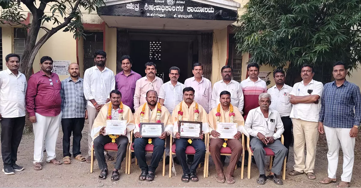 ಕಮಲಾಪುರ | ಪದವೀಧರ ಪ್ರಾಥಮಿಕ ಶಾಲಾ ಶಿಕ್ಷಕರ ಸಂಘದ ತಾಲೂಕು ಅಧ್ಯಕ್ಷರಾಗಿ ಜಿತೇಂದ್ರ ತಳವಾರ ಅವಿರೋಧ ಆಯ್ಕೆ ಕಮಲಾಪುರ | ಪದವೀಧರ ಪ್ರಾಥಮಿಕ ಶಾಲಾ ಶಿಕ್ಷಕರ ಸಂಘದ ತಾಲೂಕು ಅಧ್ಯಕ್ಷರಾಗಿ ಜಿತೇಂದ್ರ ತಳವಾರ ಅವಿರೋಧ ಆಯ್ಕೆ