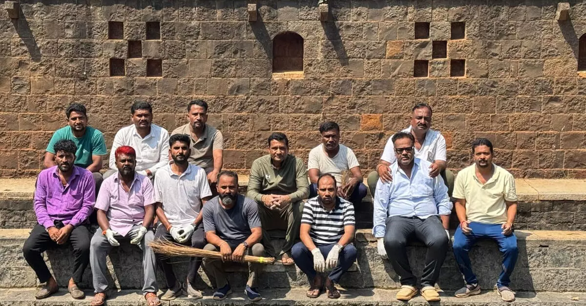 ಹುಮನಾಬಾದ್ | ಸ್ವಚ್ಛ ಭಾರತ ಅಭಿಯಾನಕ್ಕೆ ಪ್ರತಿಯೊಬ್ಬರೂ ಕೈಜೋಡಿಸಬೇಕು : ಶಾಸಕ ಡಾ.ಸಿದ್ಧು ಪಾಟೀಲ್ ಹುಮನಾಬಾದ್ | ಸ್ವಚ್ಛ ಭಾರತ ಅಭಿಯಾನಕ್ಕೆ ಪ್ರತಿಯೊಬ್ಬರೂ ಕೈಜೋಡಿಸಬೇಕು : ಶಾಸಕ ಡಾ.ಸಿದ್ಧು ಪಾಟೀಲ್