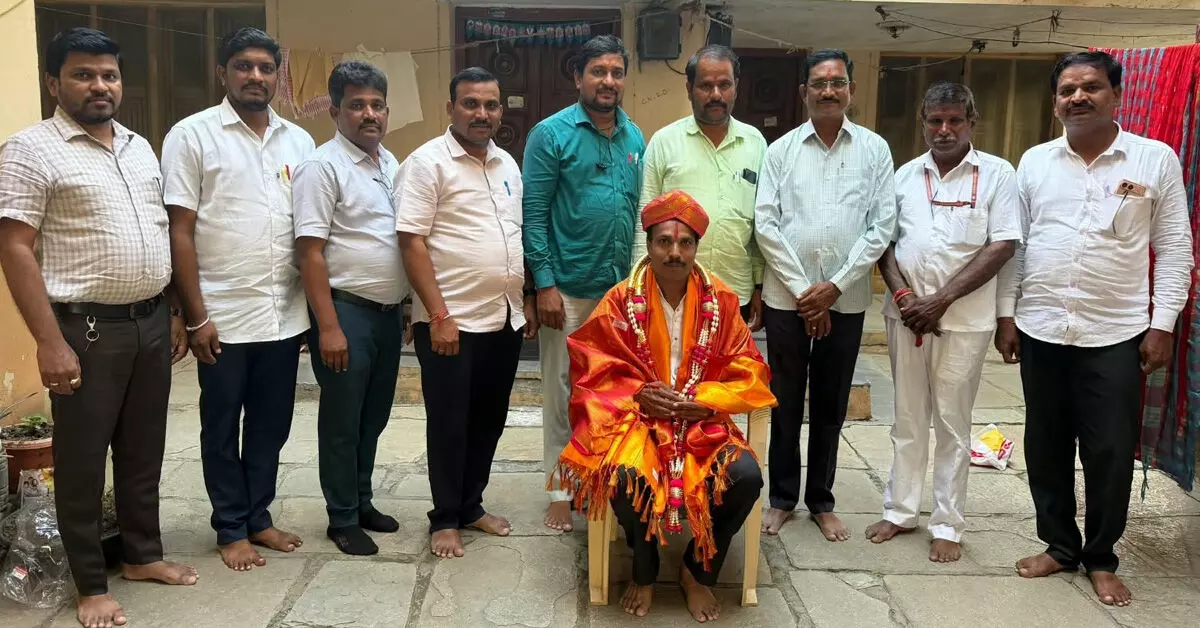Afzalpur | ಉತ್ತಮ ಶಿಕ್ಷಕ ಪ್ರಶಸ್ತಿ ಪುರಸ್ಕೃತ ಲಕ್ಷ್ಮೀಪುತ್ರ ಕಿರನಳ್ಳಿ ಅವರಿಗೆ ಸನ್ಮಾನ Afzalpur | ಉತ್ತಮ ಶಿಕ್ಷಕ ಪ್ರಶಸ್ತಿ ಪುರಸ್ಕೃತ ಲಕ್ಷ್ಮೀಪುತ್ರ ಕಿರನಳ್ಳಿ ಅವರಿಗೆ ಸನ್ಮಾನ