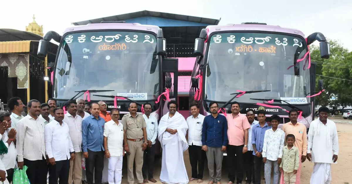 ಯಾದಗಿರಿ-ಹಾವೇರಿ ನಡುವೆ ಅಮೋಘವರ್ಷ ನಾನ್ ಎಸಿ ಸ್ಲೀಪರ್ ಬಸ್ ಸಂಚಾರಕ್ಕೆ ಚಾಲನೆ ಯಾದಗಿರಿ-ಹಾವೇರಿ ನಡುವೆ ಅಮೋಘವರ್ಷ ನಾನ್ ಎಸಿ ಸ್ಲೀಪರ್ ಬಸ್ ಸಂಚಾರಕ್ಕೆ ಚಾಲನೆ