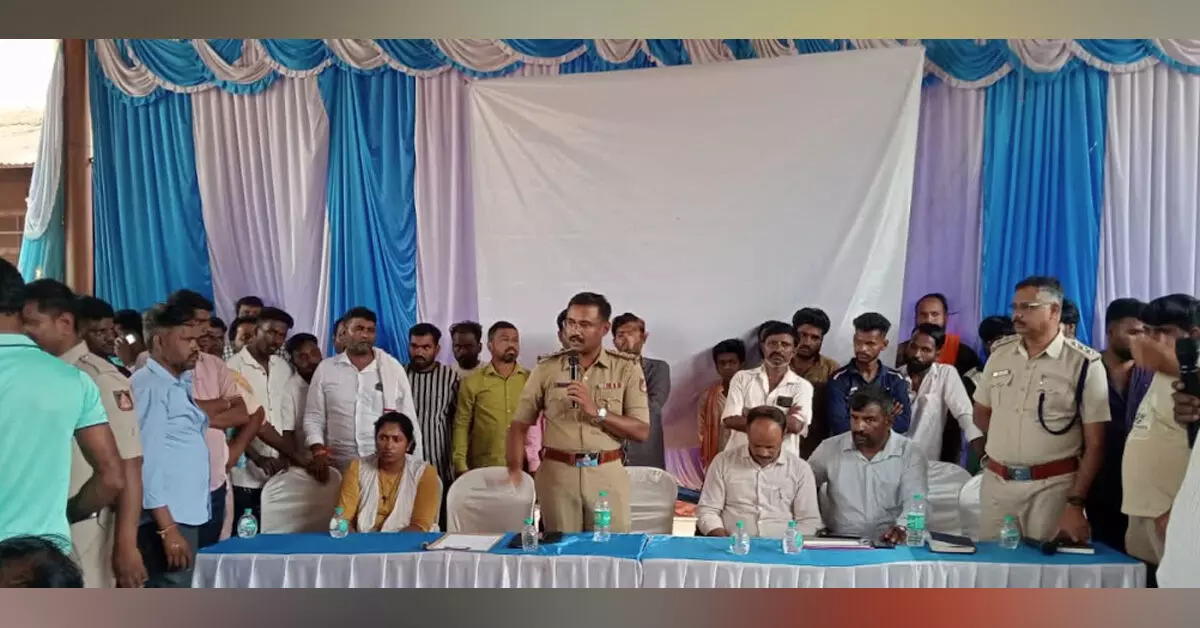 Ballari | ಗಣಿ ಲಾರಿಗಳ ಸಾರಿಗೆ ವ್ಯವಸ್ಥೆಯಲ್ಲಿ ಪಾರದರ್ಶಕತೆಗೆ ಕ್ಯೂಆರ್ ಕೋಡ್ Ballari | ಗಣಿ ಲಾರಿಗಳ ಸಾರಿಗೆ ವ್ಯವಸ್ಥೆಯಲ್ಲಿ ಪಾರದರ್ಶಕತೆಗೆ ಕ್ಯೂಆರ್ ಕೋಡ್