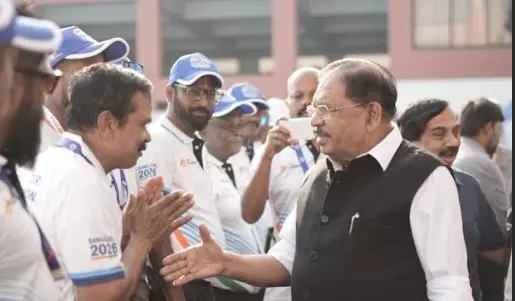 ಗೆಲುವು-ಸೋಲನ್ನು ಸಮಾನವಾಗಿ ಸ್ವೀಕರಿಸುವುದನ್ನು ಕ್ರೀಡೆ ಕಲಿಸುತ್ತದೆ : ಡಾ.ಜಿ.ಪರಮೇಶ್ವರ್ ಗೆಲುವು-ಸೋಲನ್ನು ಸಮಾನವಾಗಿ ಸ್ವೀಕರಿಸುವುದನ್ನು ಕ್ರೀಡೆ ಕಲಿಸುತ್ತದೆ : ಡಾ.ಜಿ.ಪರಮೇಶ್ವರ್