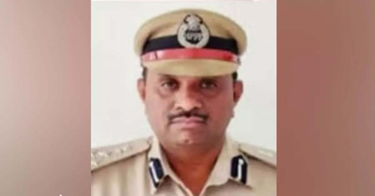 Bengaluru | ಸುಪ್ರೀಂ ಆದೇಶ ನಕಲು ಮಾಡಿ ಜೀವಾವಧಿ ಶಿಕ್ಷೆಯ ಆರೋಪಿಯ ಬಿಡುಗಡೆ ಪ್ರಕರಣ; ಕಾರಾಗೃಹಗಳ ಉತ್ತರ ವಲಯದ ಡಿಐಜಿ ಬಂಧನ Bengaluru | ಸುಪ್ರೀಂ ಆದೇಶ ನಕಲು ಮಾಡಿ ಜೀವಾವಧಿ ಶಿಕ್ಷೆಯ ಆರೋಪಿಯ ಬಿಡುಗಡೆ ಪ್ರಕರಣ; ಕಾರಾಗೃಹಗಳ ಉತ್ತರ ವಲಯದ ಡಿಐಜಿ ಬಂಧನ