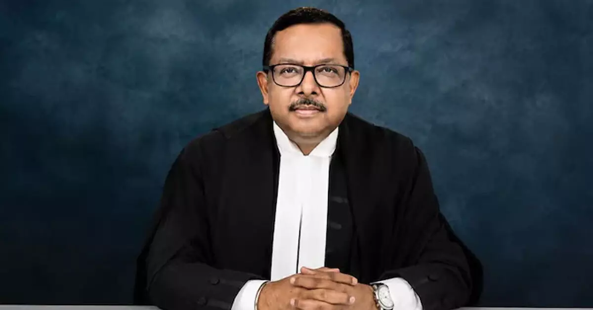SIR ವಿವಾದ | ‘ಎಲ್ಲೆ ಮೀರಿದ ಮಾತು’: ನ್ಯಾ. ಉಜ್ಜಲ್ ಭುಯಾನ್ ಹೇಳಿಕೆಗೆ ಮಾಜಿ CJI ಗವಾಯಿ, ನಿವೃತ್ತ ನ್ಯಾಯಾಧೀಶರ ಆಕ್ಷೇಪ SIR ವಿವಾದ | ‘ಎಲ್ಲೆ ಮೀರಿದ ಮಾತು’: ನ್ಯಾ. ಉಜ್ಜಲ್ ಭುಯಾನ್ ಹೇಳಿಕೆಗೆ ಮಾಜಿ CJI ಗವಾಯಿ, ನಿವೃತ್ತ ನ್ಯಾಯಾಧೀಶರ ಆಕ್ಷೇಪ