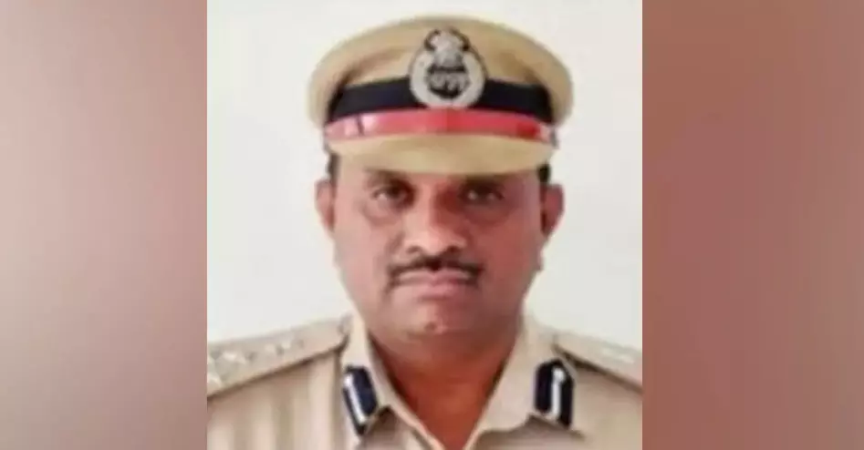 ಕೈದಿಯ ಬಿಡುಗಡೆಗೆ ಪ್ರತಿಯಾಗಿ ಆತನ ಪತ್ನಿಯನ್ನು ಲೈಂಗಿಕವಾಗಿ ಬಳಸಿಕೊಳ್ಳುವ ಒಪ್ಪಂದ ಮಾಡಿಕೊಂಡಿದ್ದ ಕಾರಾಗೃಹ ಡಿಐಜಿ ಸೋಮಶೇಖರ್; ಗಂಭೀರ ಆರೋಪ ಕೈದಿಯ ಬಿಡುಗಡೆಗೆ ಪ್ರತಿಯಾಗಿ ಆತನ ಪತ್ನಿಯನ್ನು ಲೈಂಗಿಕವಾಗಿ ಬಳಸಿಕೊಳ್ಳುವ ಒಪ್ಪಂದ ಮಾಡಿಕೊಂಡಿದ್ದ ಕಾರಾಗೃಹ ಡಿಐಜಿ ಸೋಮಶೇಖರ್; ಗಂಭೀರ ಆರೋಪ