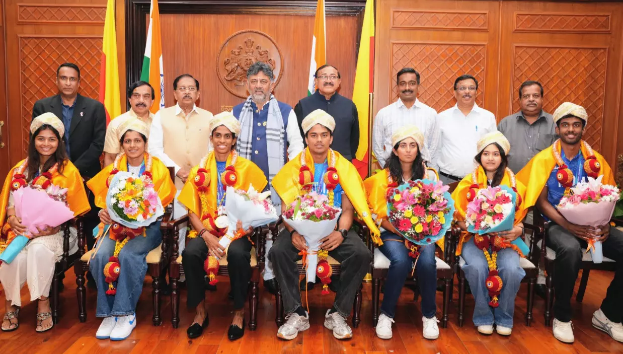 ಕ್ರೀಡಾ ಸಾಧಕರಿಗೆ ಗೌರವ, ಭವಿಷ್ಯಕ್ಕೆ ಭದ್ರತೆ ಕಲ್ಪಿಸಲು ನಮ್ಮ ಸರ್ಕಾರ ಬದ್ಧ : ಡಾ.ಜಿ.ಪರಮೇಶ್ವರ್ ಕ್ರೀಡಾ ಸಾಧಕರಿಗೆ ಗೌರವ, ಭವಿಷ್ಯಕ್ಕೆ ಭದ್ರತೆ ಕಲ್ಪಿಸಲು ನಮ್ಮ ಸರ್ಕಾರ ಬದ್ಧ : ಡಾ.ಜಿ.ಪರಮೇಶ್ವರ್