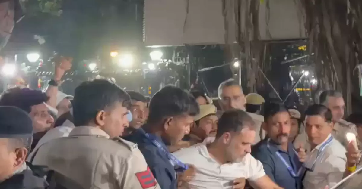 CEC ವಿರುದ್ಧ ಪ್ರತಿಭಟನೆ | ರಾಹುಲ್ ಗಾಂಧಿ, ಪ್ರಿಯಾಂಕಾ ಗಾಂಧಿ ವಶಕ್ಕೆ CEC ವಿರುದ್ಧ ಪ್ರತಿಭಟನೆ | ರಾಹುಲ್ ಗಾಂಧಿ, ಪ್ರಿಯಾಂಕಾ ಗಾಂಧಿ ವಶಕ್ಕೆ