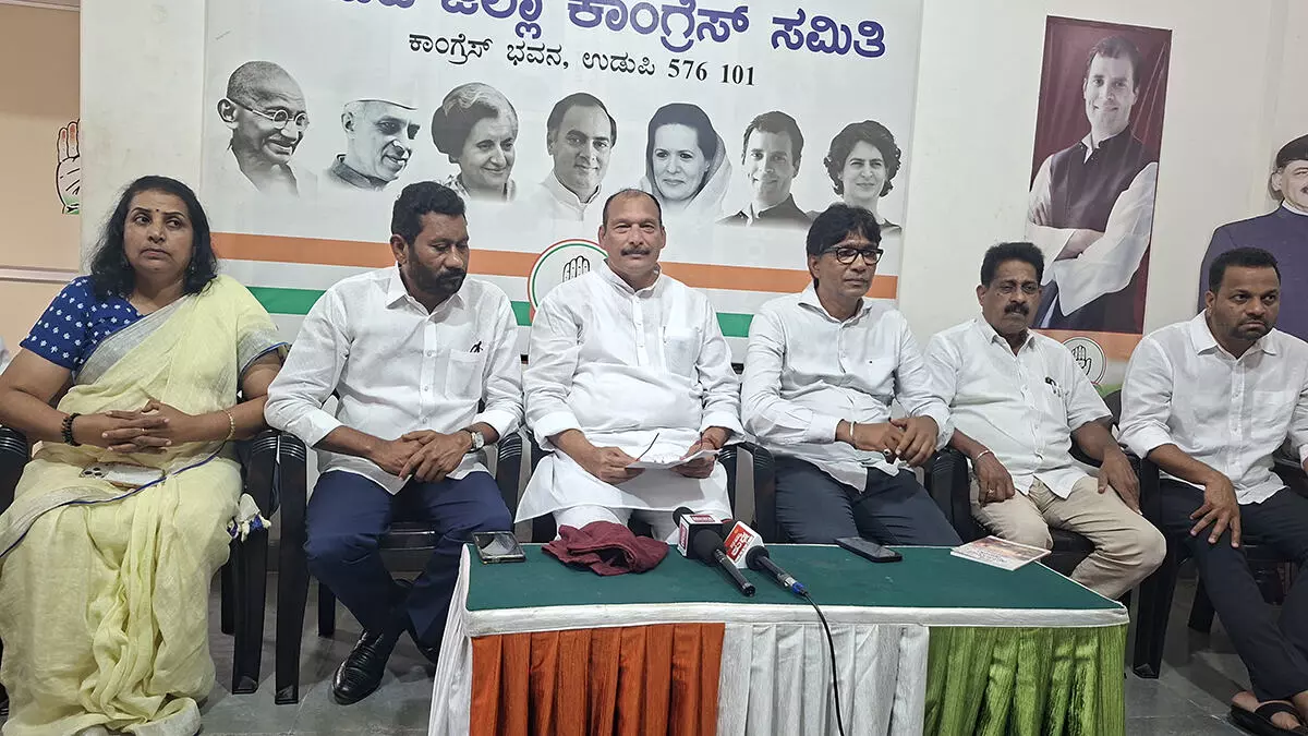 ನೈಜ ಮತದಾರರ ಮತ ಕಳ್ಳತನಕ್ಕೆ ಬಿಜೆಪಿ ಕುತಂತ್ರ: ಐವನ್ ಡಿಸೋಜ ನೈಜ ಮತದಾರರ ಮತ ಕಳ್ಳತನಕ್ಕೆ ಬಿಜೆಪಿ ಕುತಂತ್ರ: ಐವನ್ ಡಿಸೋಜ