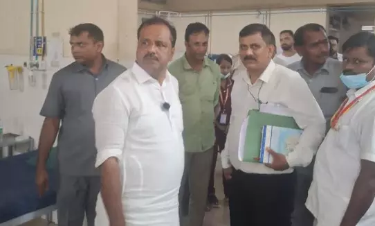 ಚನ್ನಪಟ್ಟಣ ಸರಕಾರಿ ಆಸ್ಪತ್ರೆಗೆ ಆರೋಗ್ಯ ಸಚಿವ ಯು.ಟಿ.ಖಾದರ್ ಅನಿರೀಕ್ಷಿತ ಭೇಟಿ ಚನ್ನಪಟ್ಟಣ ಸರಕಾರಿ ಆಸ್ಪತ್ರೆಗೆ ಆರೋಗ್ಯ ಸಚಿವ ಯು.ಟಿ.ಖಾದರ್ ಅನಿರೀಕ್ಷಿತ ಭೇಟಿ