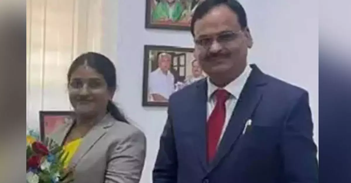 KPSC ನೇಮಕಾತಿ ಅಕ್ರಮ | ಶಿವಶಂಕರಪ್ಪ ಸಾಹುಕಾರ್, ಗೀತಾ 13 ದಿನ ಈ.ಡಿ ಕಸ್ಟಡಿಗೆ; ಜ್ಞಾನೇಂದ್ರ ಕುಮಾರ್, ಶಾಂತಾ ಹೊಸಮನಿಗಿಲ್ಲ ಜಾಮೀನು KPSC ನೇಮಕಾತಿ ಅಕ್ರಮ | ಶಿವಶಂಕರಪ್ಪ ಸಾಹುಕಾರ್, ಗೀತಾ 13 ದಿನ ಈ.ಡಿ ಕಸ್ಟಡಿಗೆ; ಜ್ಞಾನೇಂದ್ರ ಕುಮಾರ್, ಶಾಂತಾ ಹೊಸಮನಿಗಿಲ್ಲ ಜಾಮೀನು