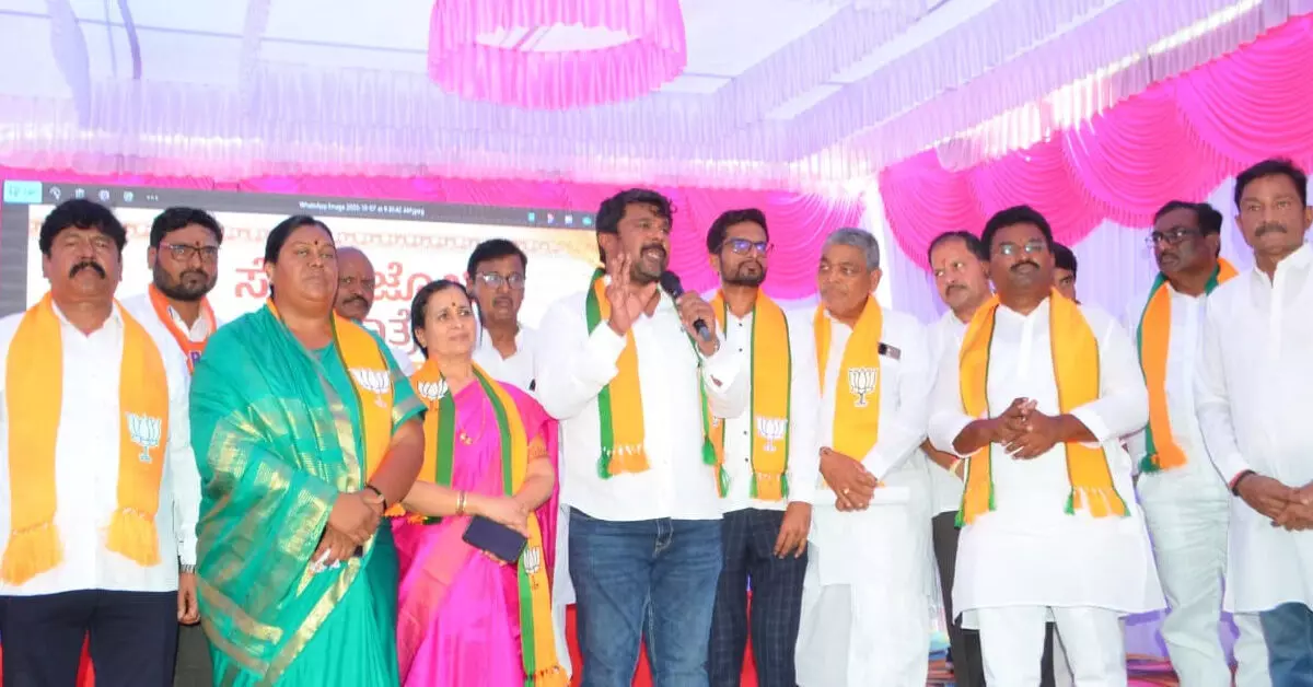 ಯಾದಗಿರಿಯಲ್ಲಿ ಜಿಲ್ಲಾ ಬಿಜೆಪಿಯಿಂದ ಸೇವಾ ಸಂಕಲ್ಪ ಕಾರ್ಯಕ್ರಮ ಯಾದಗಿರಿಯಲ್ಲಿ ಜಿಲ್ಲಾ ಬಿಜೆಪಿಯಿಂದ ಸೇವಾ ಸಂಕಲ್ಪ ಕಾರ್ಯಕ್ರಮ