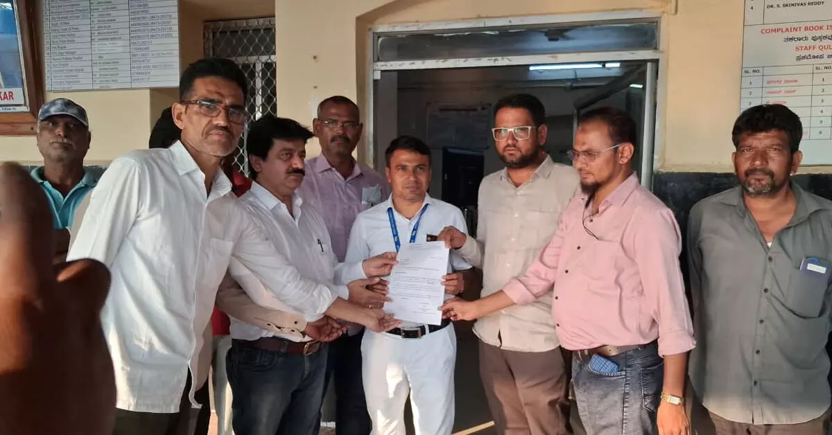 ಯಾದಗಿರಿ ರೈಲು ನಿಲ್ದಾಣದಲ್ಲಿ ವಂದೇ ಭಾರತ್ ಸ್ಲೀಪರ್ ಎಕ್ಸ್ಪ್ರೆಸ್ಗೆ ನಿಲುಗಡೆಗೆ ಆಗ್ರಹ ಯಾದಗಿರಿ ರೈಲು ನಿಲ್ದಾಣದಲ್ಲಿ ವಂದೇ ಭಾರತ್ ಸ್ಲೀಪರ್ ಎಕ್ಸ್ಪ್ರೆಸ್ಗೆ ನಿಲುಗಡೆಗೆ ಆಗ್ರಹ