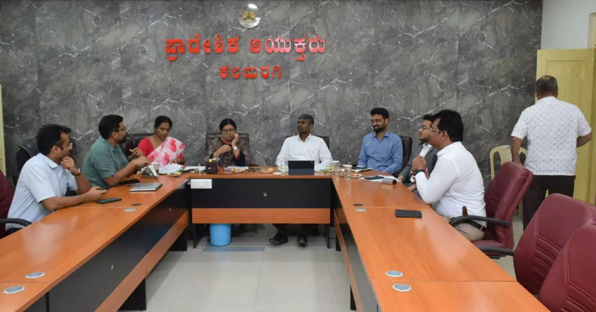 ಈಶಾನ್ಯ ಶಿಕ್ಷಕರ ಕ್ಷೇತ್ರದ ಚುನಾವಣೆ | ಶಾಂತಿಯುತ ಮತದಾನಕ್ಕೆ ಸಿದ್ಧತೆ ಕೈಗೊಳ್ಳಿ : ಶಿವಕುಮಾರ ಕೆ.ಬಿ. ಈಶಾನ್ಯ ಶಿಕ್ಷಕರ ಕ್ಷೇತ್ರದ ಚುನಾವಣೆ | ಶಾಂತಿಯುತ ಮತದಾನಕ್ಕೆ ಸಿದ್ಧತೆ ಕೈಗೊಳ್ಳಿ : ಶಿವಕುಮಾರ ಕೆ.ಬಿ.