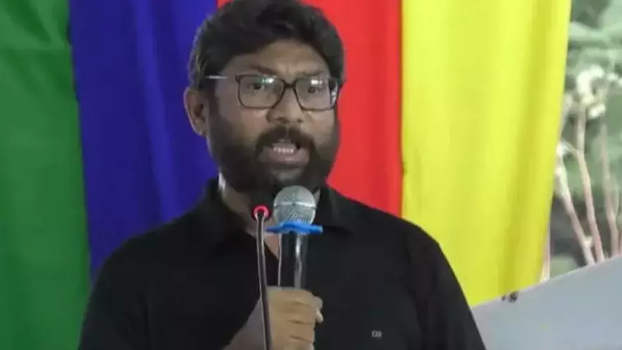 ಜಿಗ್ನೇಶ್ ಮೆವಾನಿ ಕುರಿತು ಅವಹೇಳನ ಪ್ರಕರಣ; ಬಿಜೆಪಿ ನಾಯಕನ ವಿರುದ್ಧ ಬೆಂಗಳೂರಿನಲ್ಲಿಯೂ ದೂರು ಜಿಗ್ನೇಶ್ ಮೆವಾನಿ ಕುರಿತು ಅವಹೇಳನ ಪ್ರಕರಣ; ಬಿಜೆಪಿ ನಾಯಕನ ವಿರುದ್ಧ ಬೆಂಗಳೂರಿನಲ್ಲಿಯೂ ದೂರು