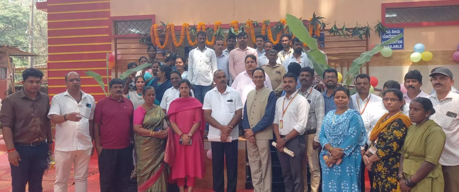 ಕುಂದಾಪುರ: ಬಸ್ನಿಲ್ದಾಣದಲ್ಲಿ ಆಧುನಿಕ ಶೌಚಾಲಯ ಉದ್ಘಾಟನೆ ಕುಂದಾಪುರ: ಬಸ್ನಿಲ್ದಾಣದಲ್ಲಿ ಆಧುನಿಕ ಶೌಚಾಲಯ ಉದ್ಘಾಟನೆ