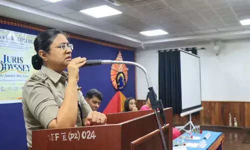 ಸತ್ಯಾಸತ್ಯತೆಯನ್ನು ಪರಿಶೀಲಿಸುವ ವಿವೇಚನೆಯನ್ನು ವಿದ್ಯಾಥಿ೯ಗಳು ಬೆಳೆಸಿಕೊಳ್ಳಬೇಕು: ನಜ್ಮಾ ಫಾರೂಕಿ