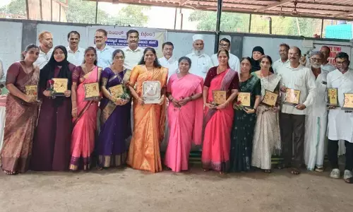 ತಲಪಾಡಿ: ಸೋಶಿಯಲ್ ಟೀಮ್ ವತಿಯಿಂದ ಬಿಎಲ್ ಒ, ಬಿಎಲ್ಎ ಗಳಿಗೆ ಸನ್ಮಾನ