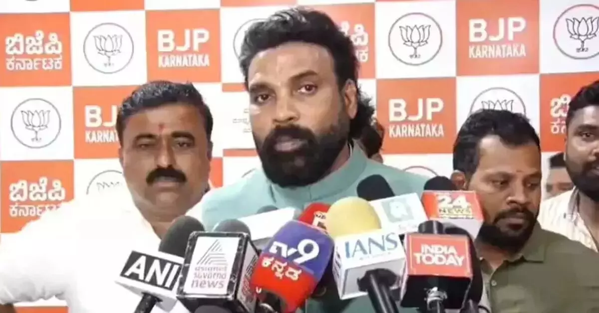 ‘ಸ್ಟಿಂಗ್ ಆಪರೇಷನ್’ ನಿರ್ಮಾಪಕ ಯಾರು : ಬಿ.ಶ್ರೀರಾಮುಲು ‘ಸ್ಟಿಂಗ್ ಆಪರೇಷನ್’ ನಿರ್ಮಾಪಕ ಯಾರು : ಬಿ.ಶ್ರೀರಾಮುಲು