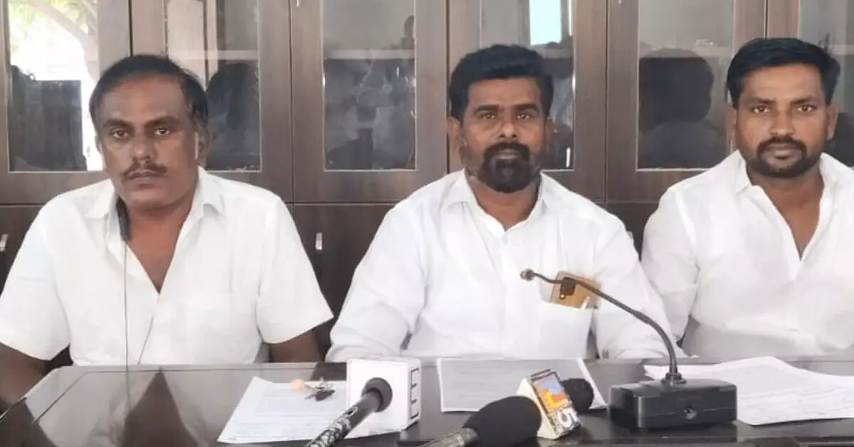 ರಾಯಚೂರು | ವೆಂಕಟೇಶ ಗಲಗ ವರ್ಗಾವಣೆಗೆ ವಿರೋಧ ರಾಯಚೂರು | ವೆಂಕಟೇಶ ಗಲಗ ವರ್ಗಾವಣೆಗೆ ವಿರೋಧ