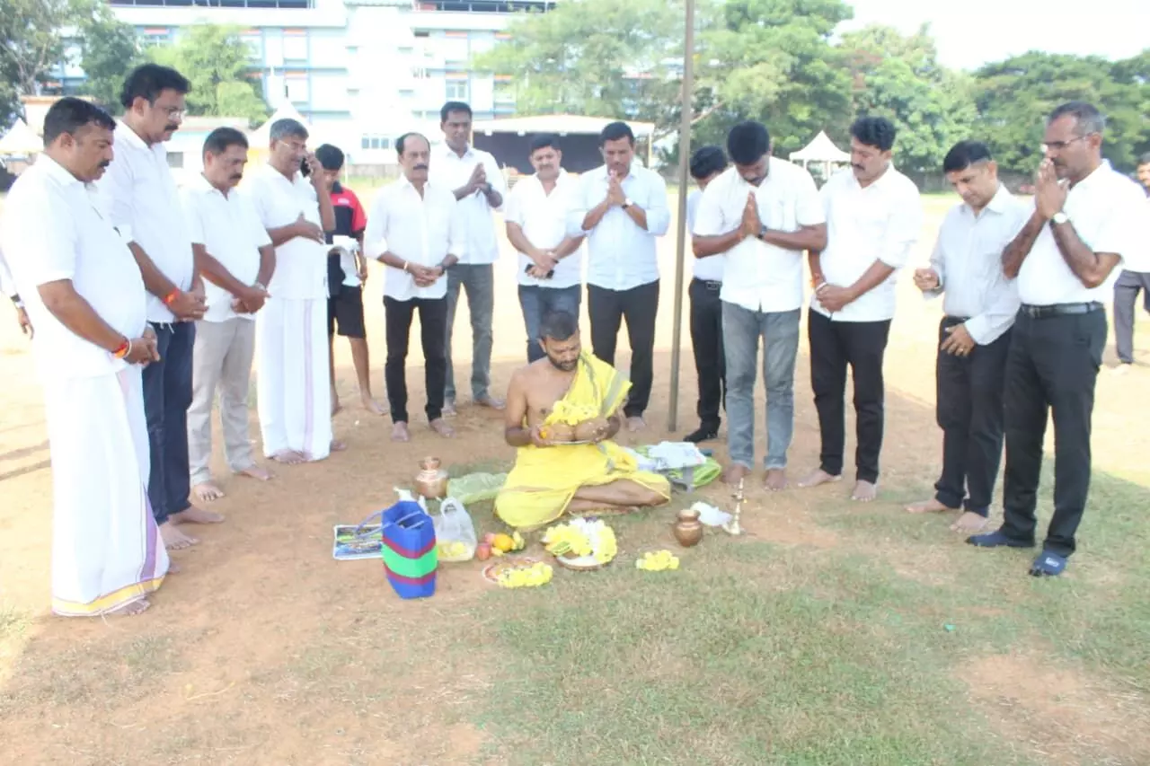 ಅ 25-27: ಕುಂದಾಪುರದಲ್ಲಿ ಹೊನಲು ಬೆಳಕಿನ ವಾಲಿಬಾಲ್ ಪಂದ್ಯಾಟ ಅ 25-27: ಕುಂದಾಪುರದಲ್ಲಿ ಹೊನಲು ಬೆಳಕಿನ ವಾಲಿಬಾಲ್ ಪಂದ್ಯಾಟ