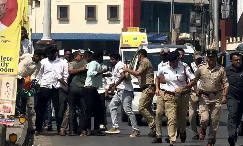 Shivamogga | ಕೇಂದ್ರ ಸಚಿವ ಸೋಮಣ್ಣಗೆ ಯುವ ಕಾಂಗ್ರೆಸ್‌ನಿಂದ ಕಪ್ಪು ಬಾವುಟ ಪ್ರದರ್ಶನ