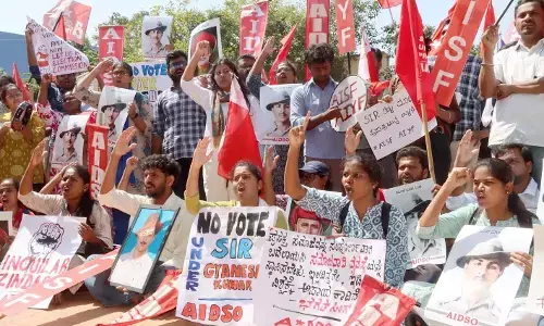Photos | ಎಸ್‌ಐಆರ್‌ ವಿರೋಧಿಸಿ ಬೆಂಗಳೂರಿನಲ್ಲಿ ವಿದ್ಯಾರ್ಥಿ ಸಂಘಟನೆಗಳಿಂದ ಬೃಹತ್ ಪ್ರತಿಭಟನೆ